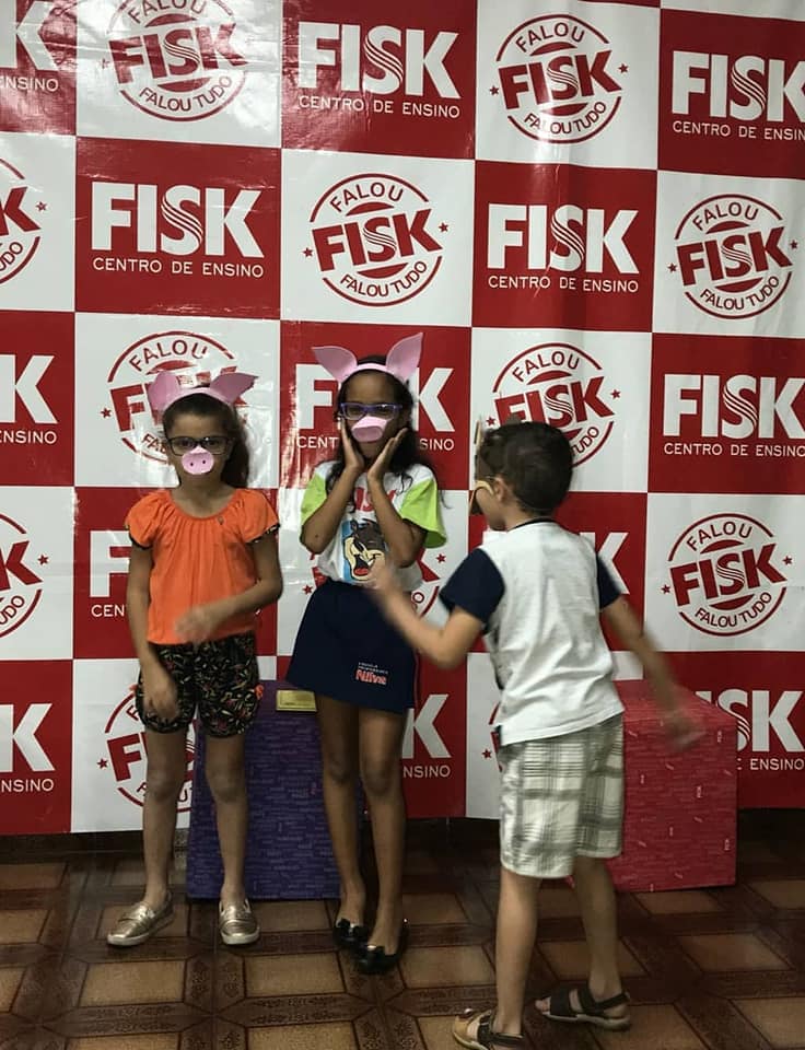 Fisk Goiânia/Go - Story Day "Three Little Pigs"